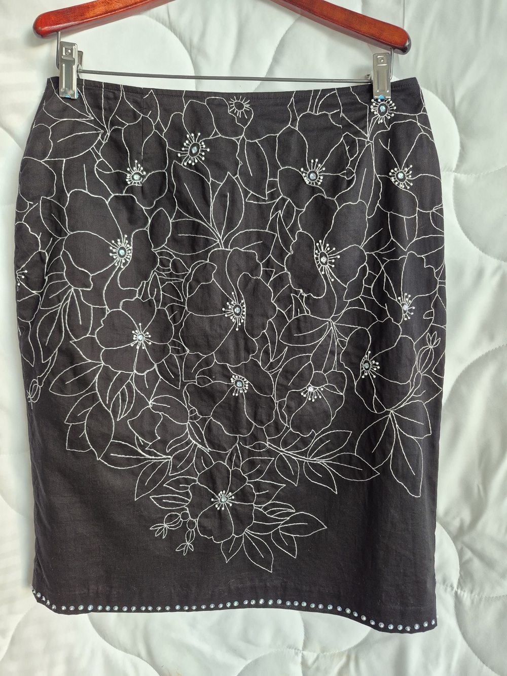 Josephine Chaus Black Pencil Skirt with White Floral Outline
